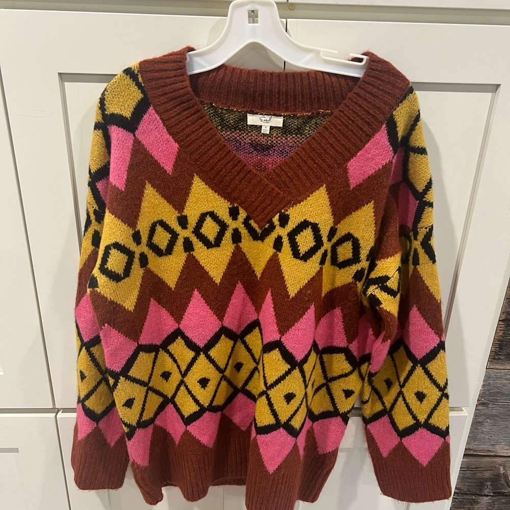 Easel v-neck oversized sweater. Size S.